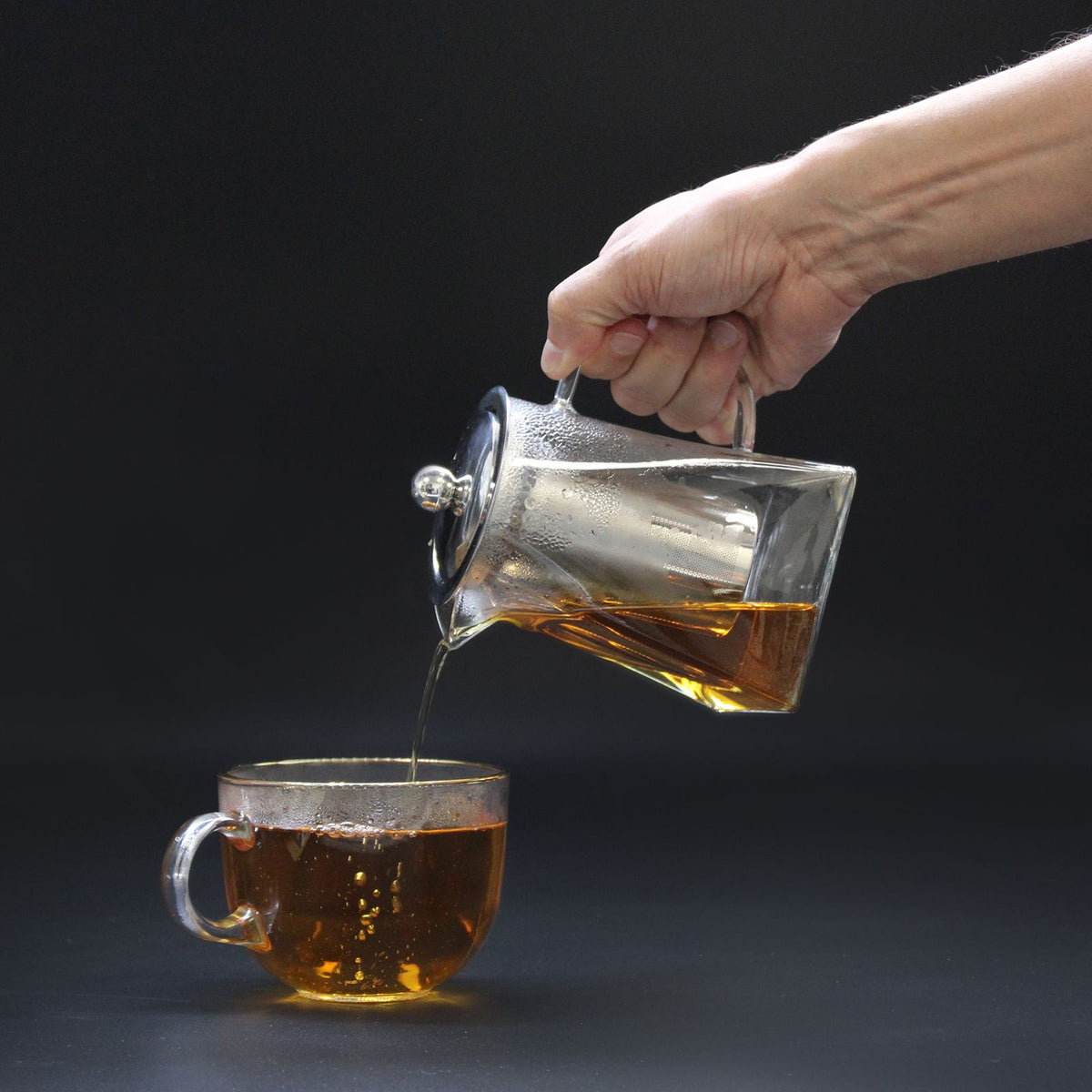 Glass Infuser Teapot, Tower Shape, 750ml, showing the distinctive design – glass infuser teapot product image 5