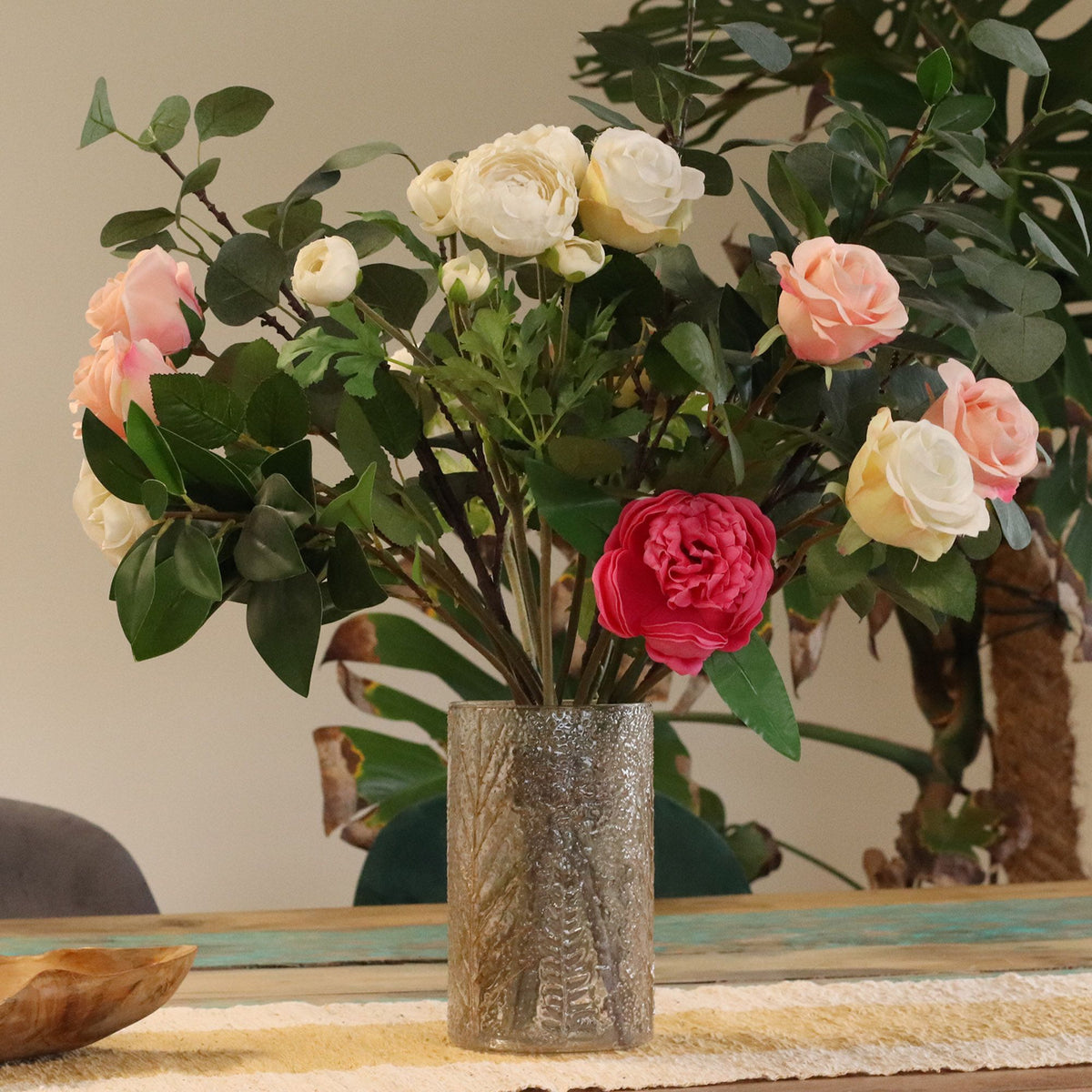 Natural Floral Recycled Glass Candle Holder, Pino (19x11cm), showing the distinctive design – floral glass candle holder product image 9